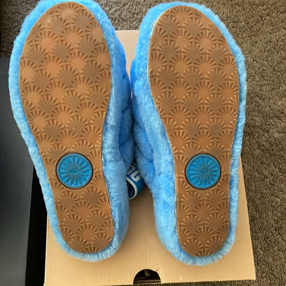 UGG - Picture 5 of 5